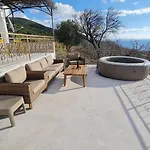 Villa Villa More