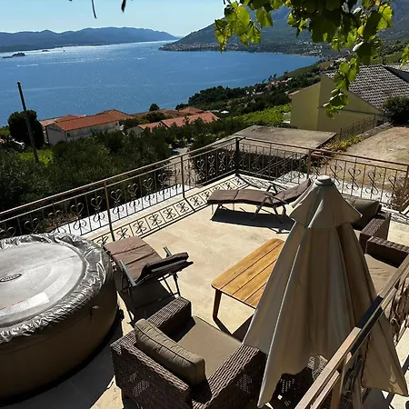 Villa More