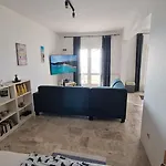 Villa Villa More Postup