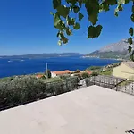 Villa Villa More