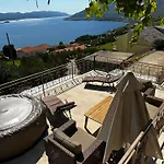 Villa More
